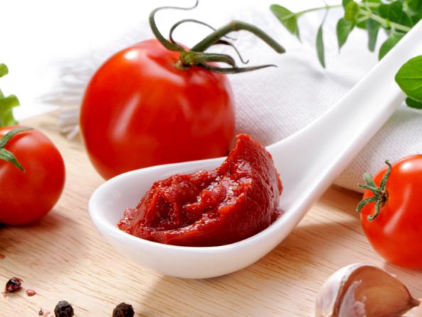 بسته بندی رب گوجه فرنگی به مقصد قطر